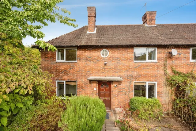 Sickle Road, Haslemere, GU27, photo 1
