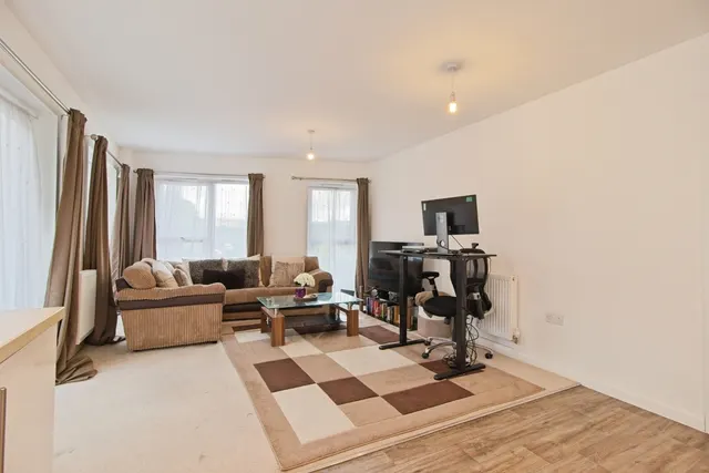 James Smith Court, Dartford, DA1, photo 3