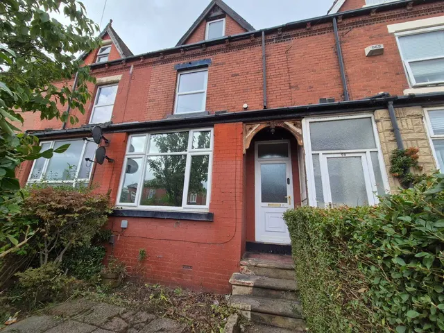 Osmondthorpe Lane, Leeds, photo 1