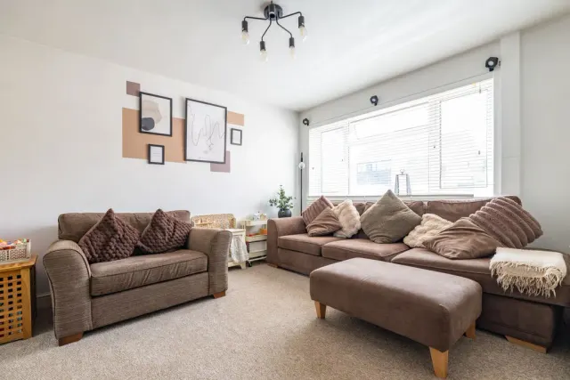 Photo 2 — Wye Close, Bletchley, Milton Keynes, Buckinghamshire, MK3 7PJ