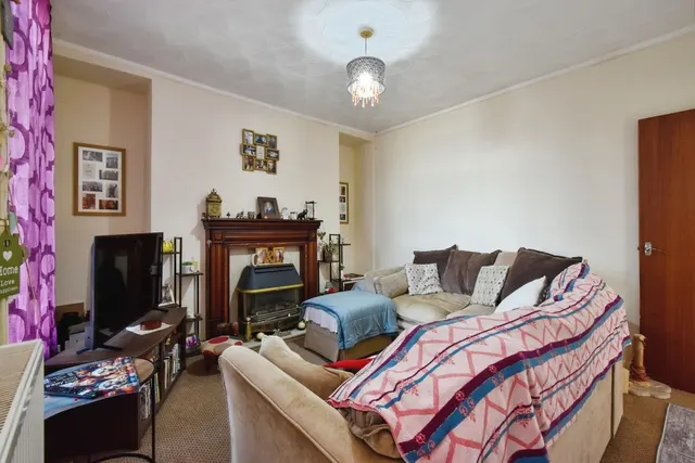 Pen Y Fon Street, Llanelli, SA15, photo 2