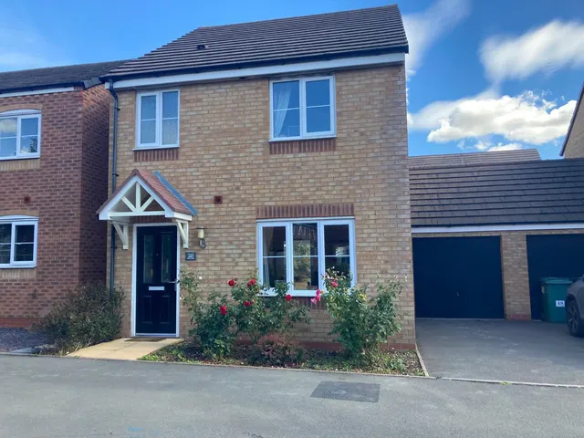 Cygnet Avenue, NUNEATON, photo 1