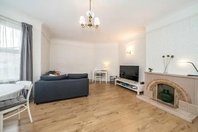 Thornton Avenue, SW2, photo 2