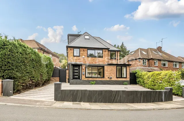 Reddings Close, Mill Hill, NW7, London, photo 1