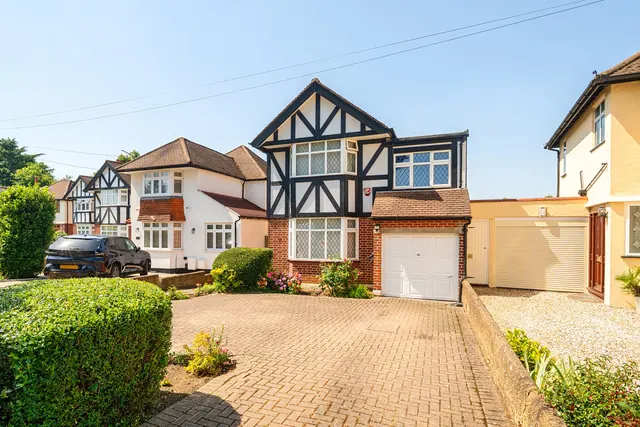 Park View, Pinner, HA5, photo 1
