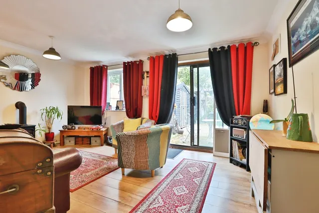 Aldis Gardens, Poole, BH15, photo 3