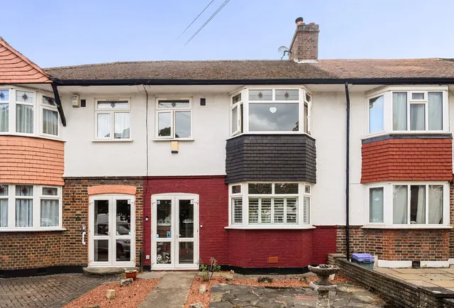 Hillcross Avenue, Morden, SM4 4AZ, photo 1