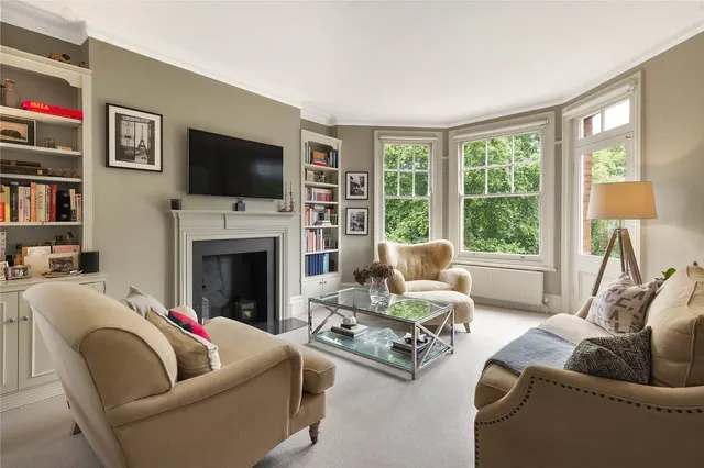 Photo 2 — Albany Mansions, Albert Bridge Road, Battersea, London, SW11