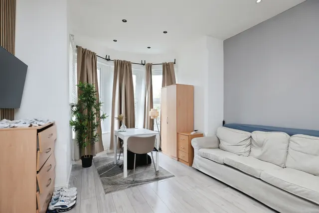 Chalk Hill, Watford, WD19, photo 2