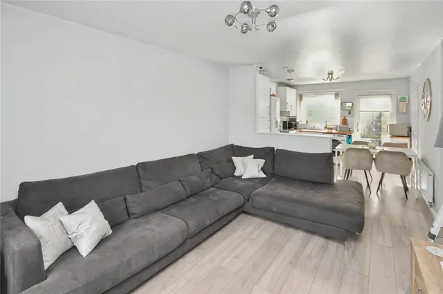 Thorpe Road, Leeds, LS10, photo 3