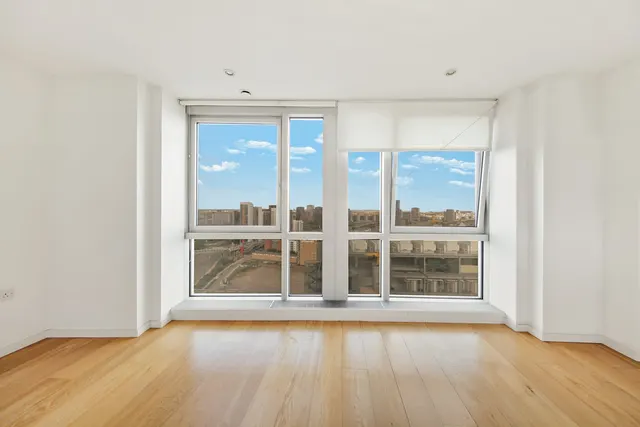 Photo 2 — Flat 2001, Ontario Tower, 4 Fairmont Avenue, London, E14 9JD