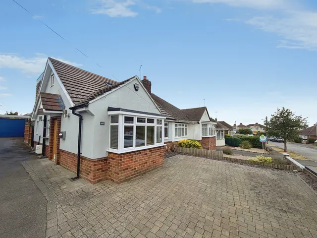 Greenhills Road, Northampton, NN2, photo 1