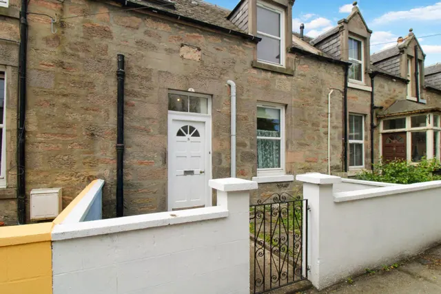 2 bedroom house — Roseneath Terrace, Nairn, IV12 4NG