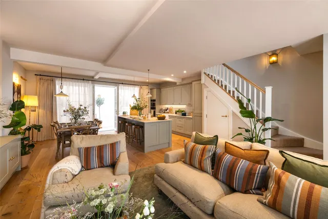 Bathurst Mews, Bayswater, W2, photo 1