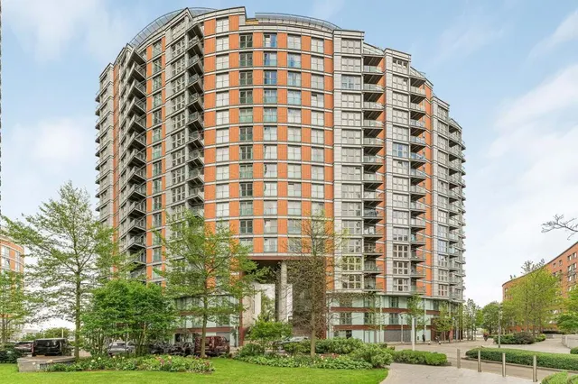 New Providence Wharf, London, E14, photo 1