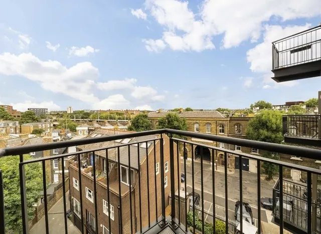 Photo 3 — Camden Road, Camden Town, NW1