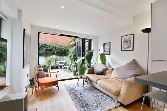 Southwell Road, London, SE5, photo 1