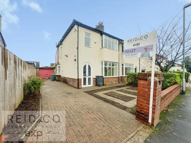 Woodlands Drive, Fulwood, PR2, photo 1