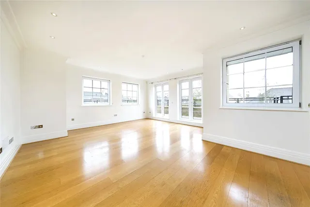 Whitcome Mews, TW9, photo 3