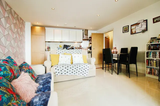 Ferry Court, Cardiff, CF11, photo 3
