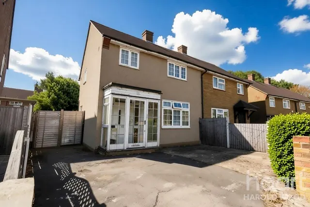 Wickford Drive, Harold Hill, RM3, photo 1