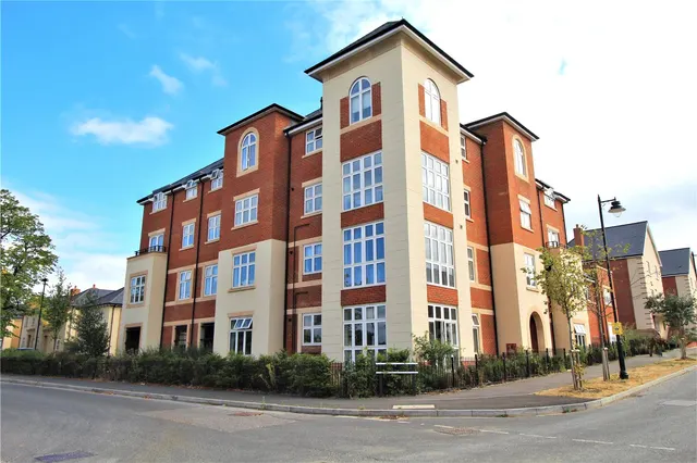 Montgomery Avenue, Wellesley, Aldershot, Hampshire, GU11 4AY, photo 1