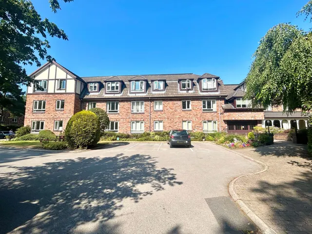 Beechwood Tabley Road, Knutsford, photo 1