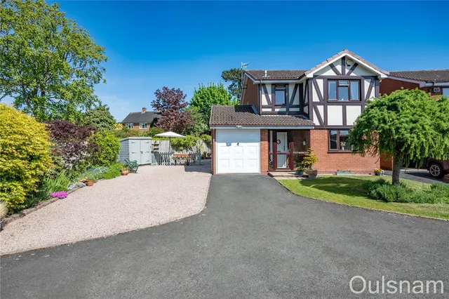 Fircroft Close, Stoke Heath, Bromsgrove, Worcestershire, B60 4NQ, photo 1