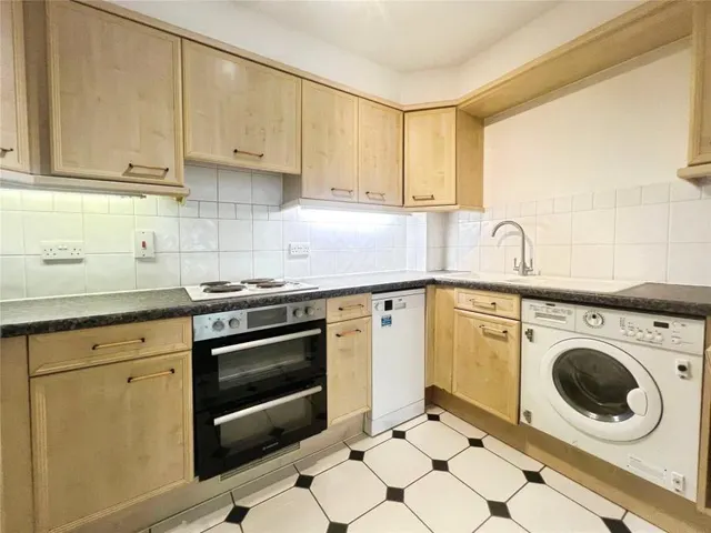 Montague Close, Wokingham, RG40, photo 2