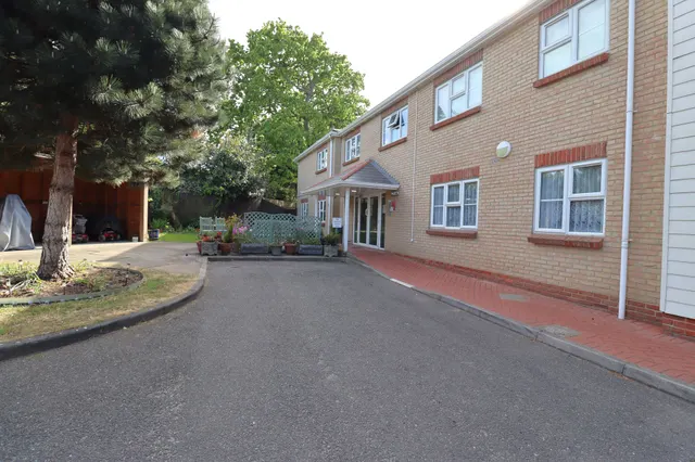 Southend Road, Hockley, Essex, SS5 4PQ, photo 1