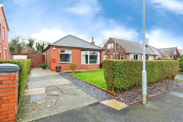 Robins Lane, Poulton-Le-Fylde, FY6, photo 1