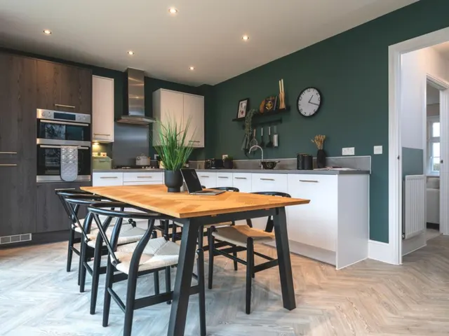 Bartons Road, Havant, PO9, photo 2