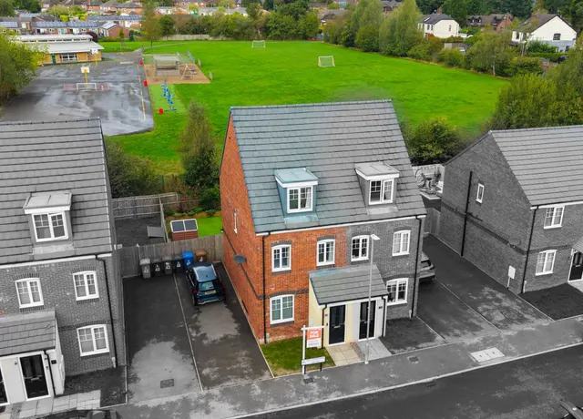 Bellerphon Drive, Foxfields, ST3, photo 1