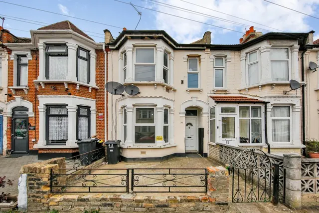 Henley Road, Ilford, IG1, photo 1
