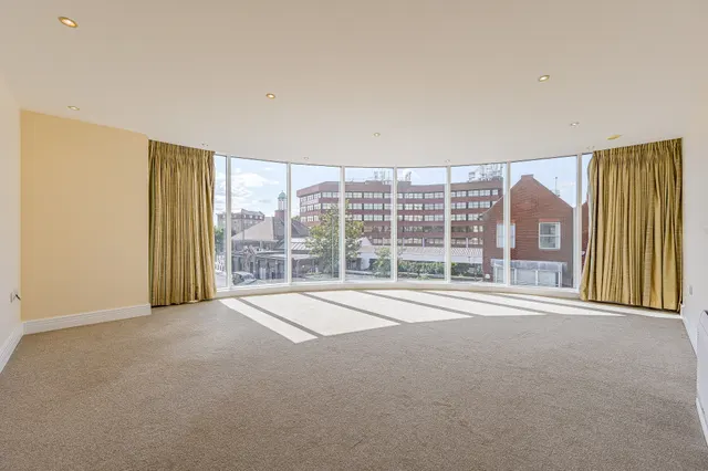 Photo 2 — Flat 15, Uno Apartments, 1 Sherman Road, Bromley