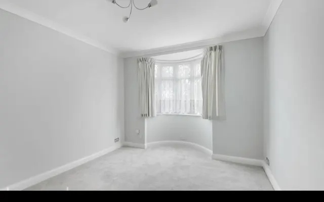 Photo 3 — Pams Way, Epsom, KT19