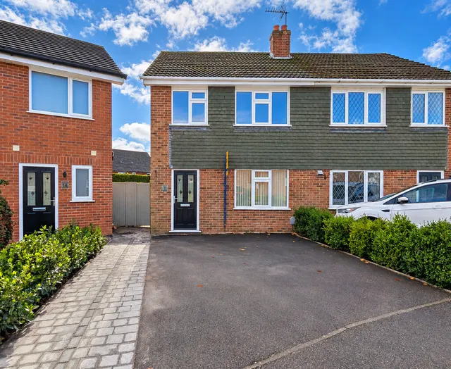 Oak Crescent, Ashbourne, photo 1
