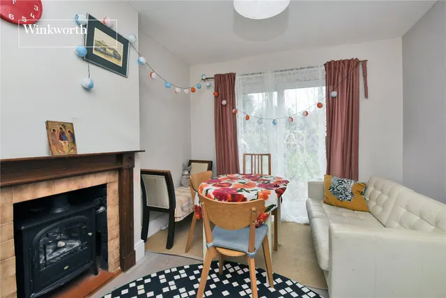 Photo 3 — Washington Road, Worcester Park, Surrey, KT4