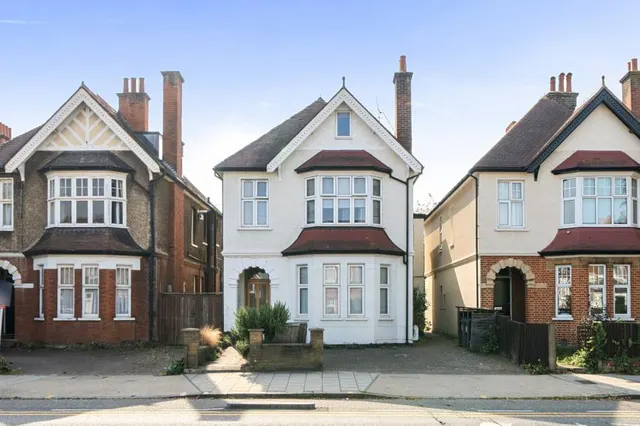 2 bedroom flat, Ewell Road, Surbiton, KT6