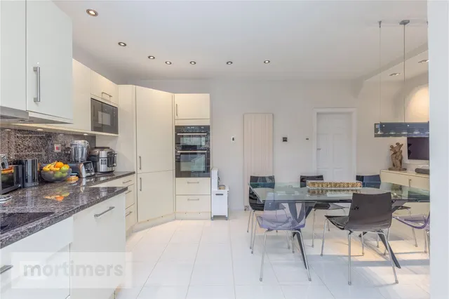 York Crescent, Blackburn, BB1, photo 2