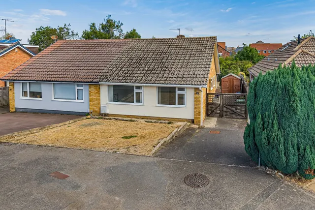Wellbrook Road, Bishops Cleeve, GL52, photo 1