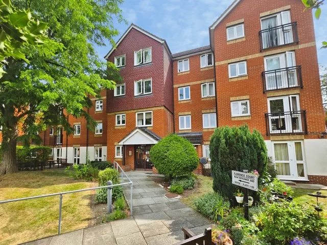 Willow Road, Aylesbury, photo 1