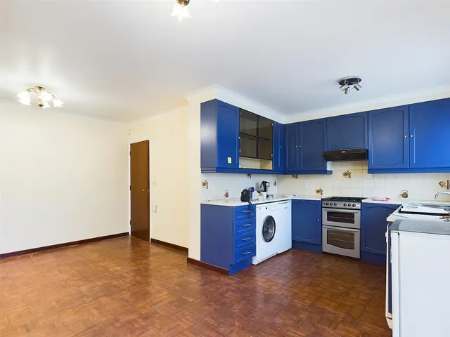 Photo 2 — Killowen Avenue, Northolt, Middlesex, UB5 4QT