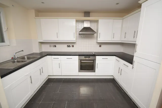 Parkhouse Court, Hatfield, AL10, photo 2
