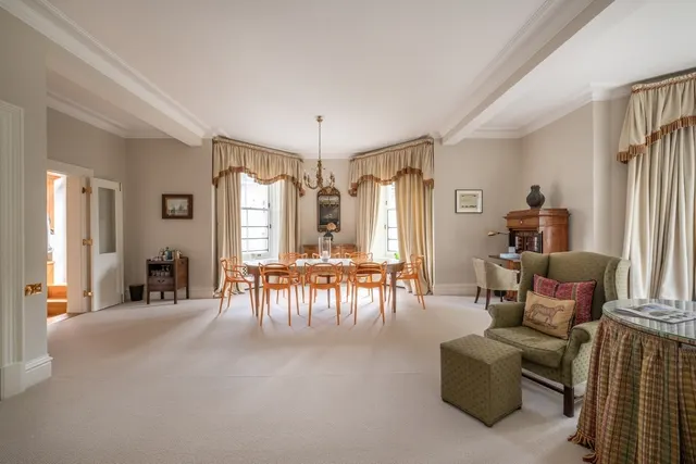 Ennismore Gardens Knightsbridge SW7, photo 1