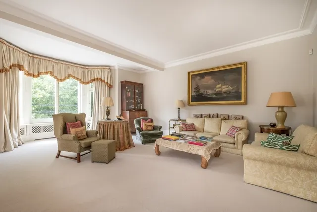 Photo 3 — Ennismore Gardens Knightsbridge SW7