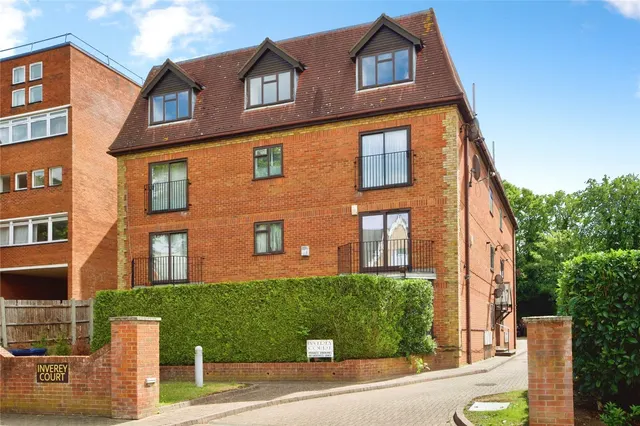 Holden Avenue, London, N12, photo 1