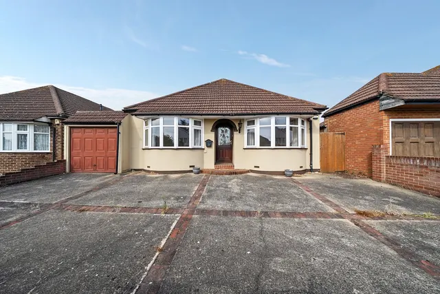 Arnside Road, DA7, photo 1