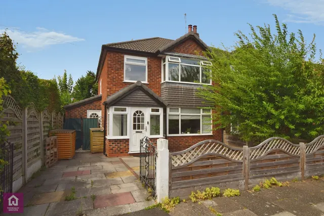 Lightborne Road, Sale, M33, photo 1