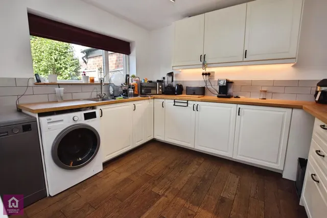 Lightborne Road, Sale, M33, photo 3